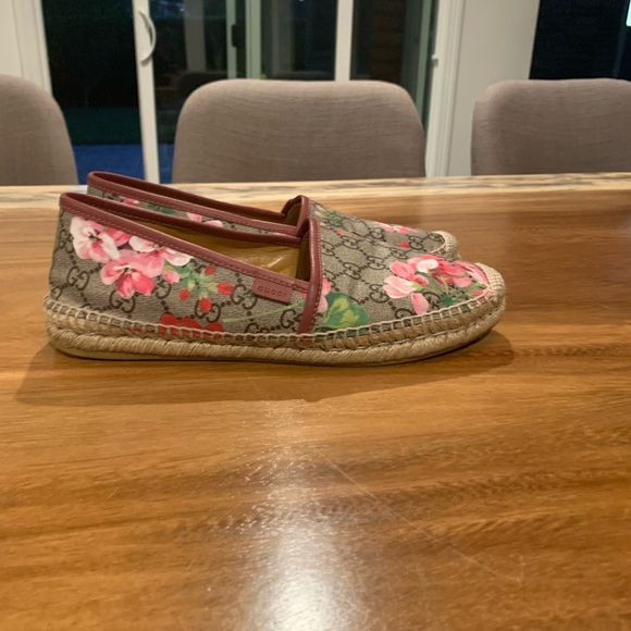 Size 10 Pink Flower Gucci Espadrilles - Picture 3 of 6
